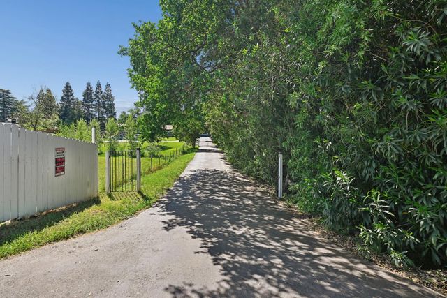 8820 Sunset Ave, Fair Oaks, CA 95628