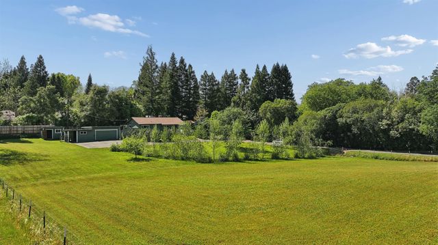 8820 Sunset Ave, Fair Oaks, CA 95628