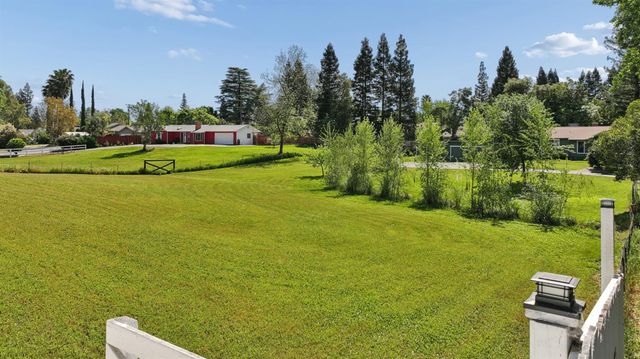 8820 Sunset Ave, Fair Oaks, CA 95628