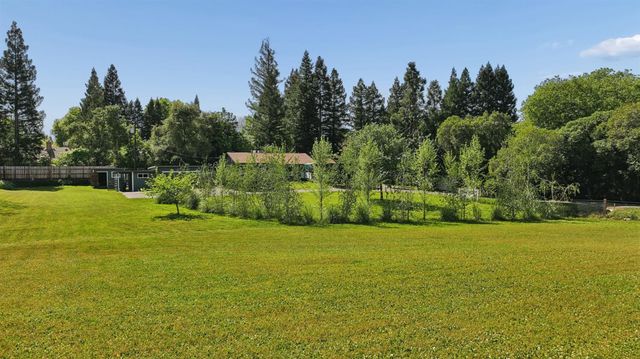 8820 Sunset Ave, Fair Oaks, CA 95628