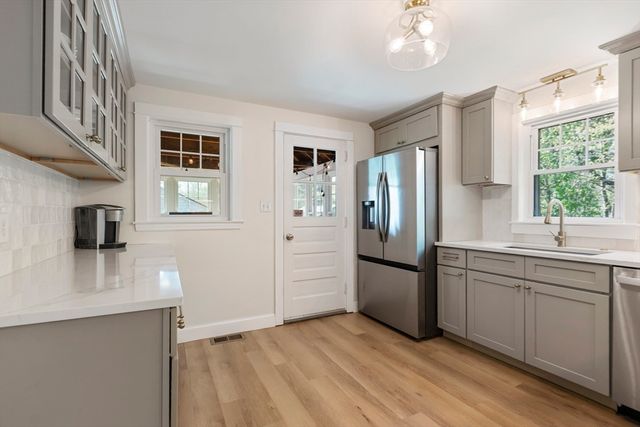 17 Melvern Rd, Abington, MA 02351