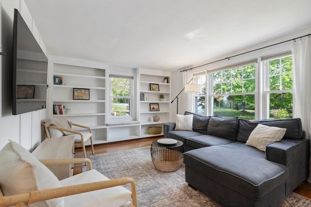 17 Melvern Rd, Abington, MA 02351