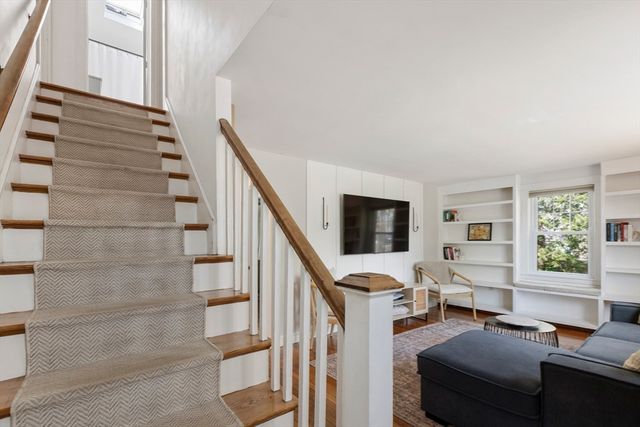 17 Melvern Rd, Abington, MA 02351