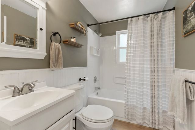 17 Melvern Rd, Abington, MA 02351