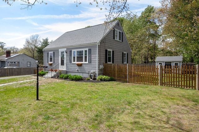 17 Melvern Rd, Abington, MA 02351