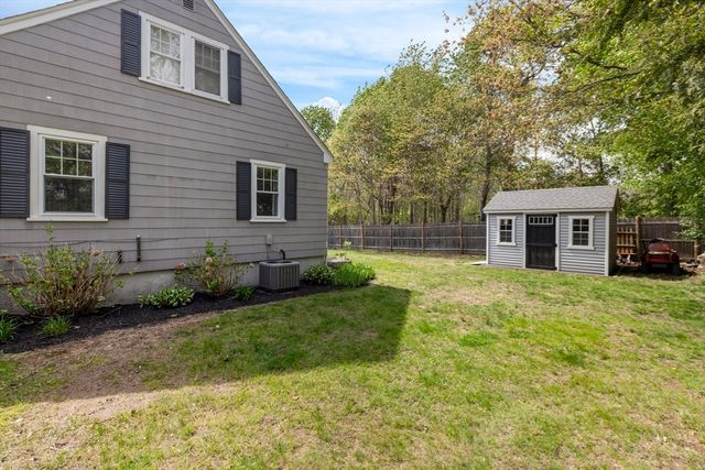 17 Melvern Rd, Abington, MA 02351