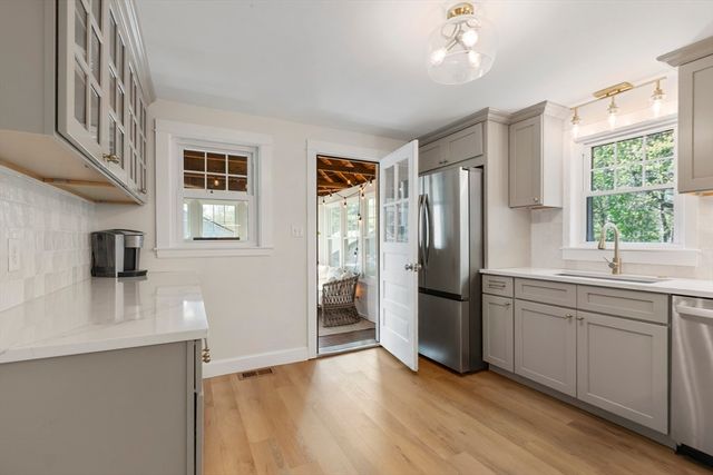 17 Melvern Rd, Abington, MA 02351