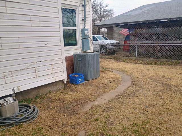 600 Allen Avenue, Stinnett, TX 79083