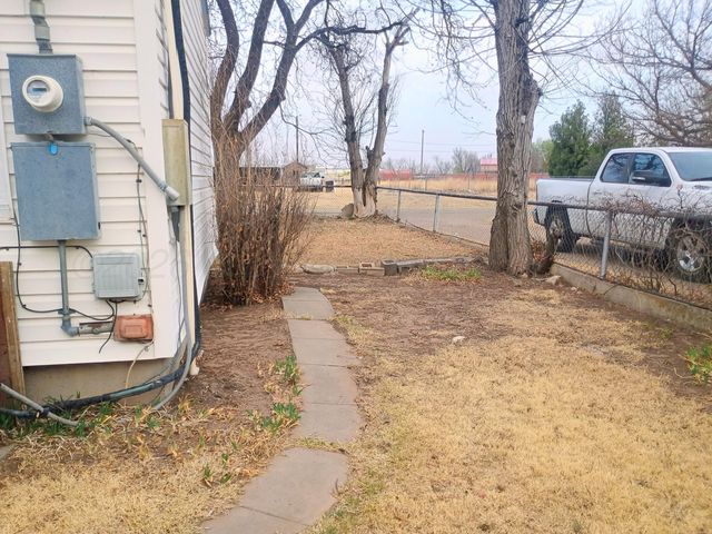 600 Allen Avenue, Stinnett, TX 79083