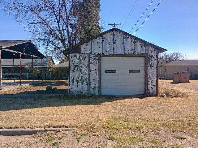 600 Allen Avenue, Stinnett, TX 79083