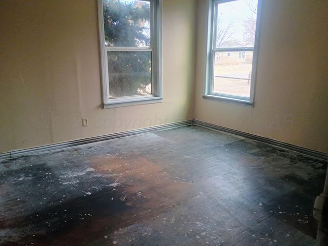 600 Allen Avenue, Stinnett, TX 79083