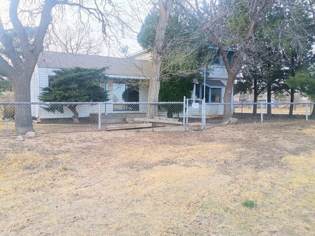 600 Allen Avenue, Stinnett, TX 79083