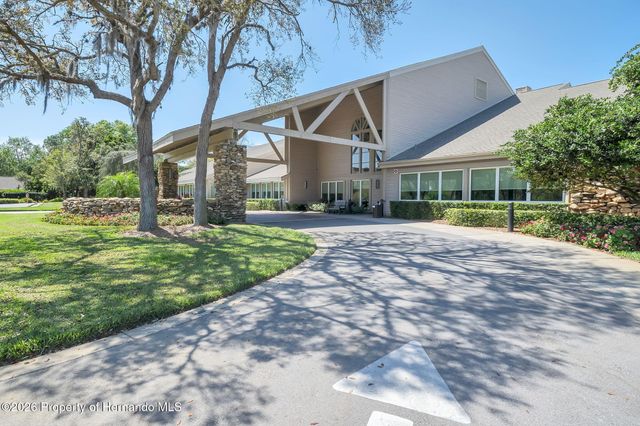 1424 Pinewood Hills Court, Spring Hill, FL 34606