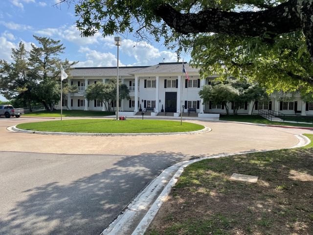 2412 Candlestick Drive, Granbury, TX 76049