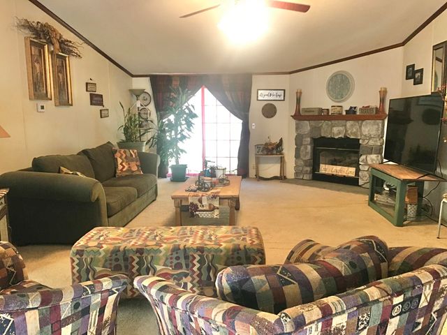 686 KY 827 Highway, Greenup, KY 41144