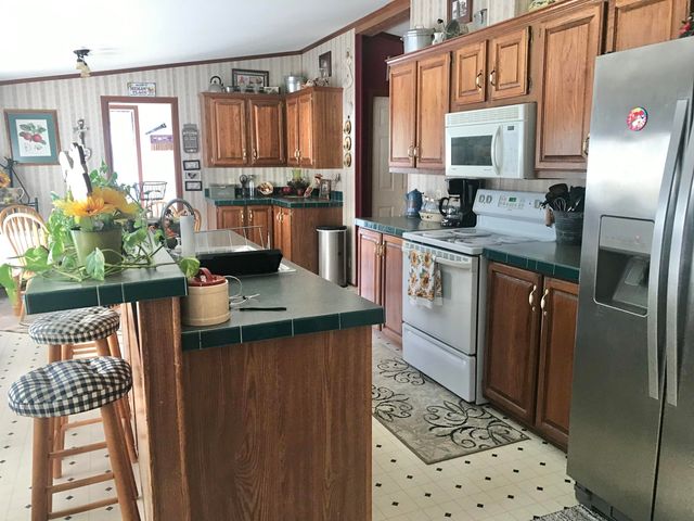 686 KY 827 Highway, Greenup, KY 41144