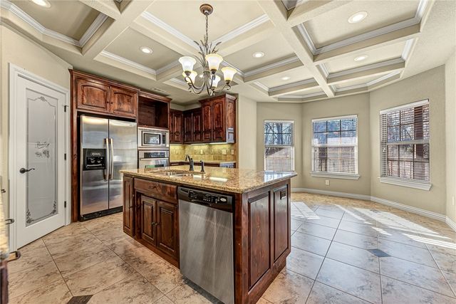 10 Martha Circle, Bella Vista, AR 72715