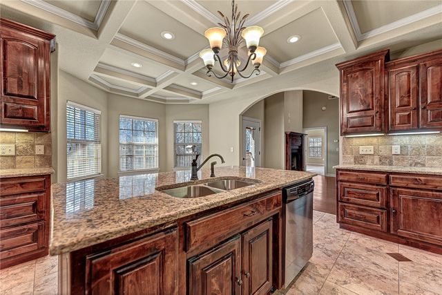 10 Martha Circle, Bella Vista, AR 72715