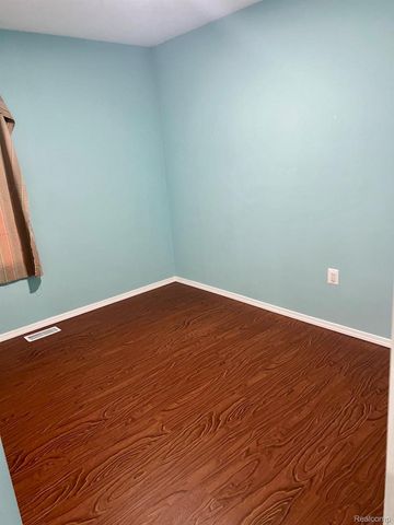 13500 Fenelon Street, Detroit, MI 48212