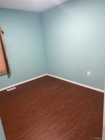 13500 Fenelon Street, Detroit, MI 48212