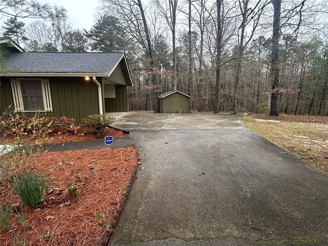 8896 Hickory Hollow Drive, Douglasville, GA 30135