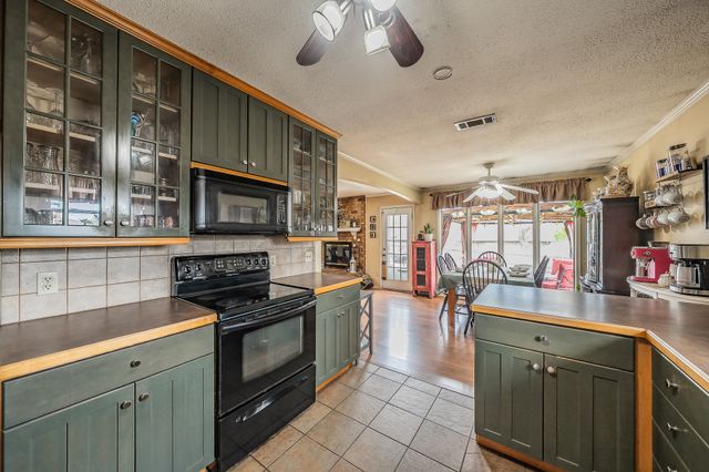 748 Regency Drive, Hurst, TX 76054