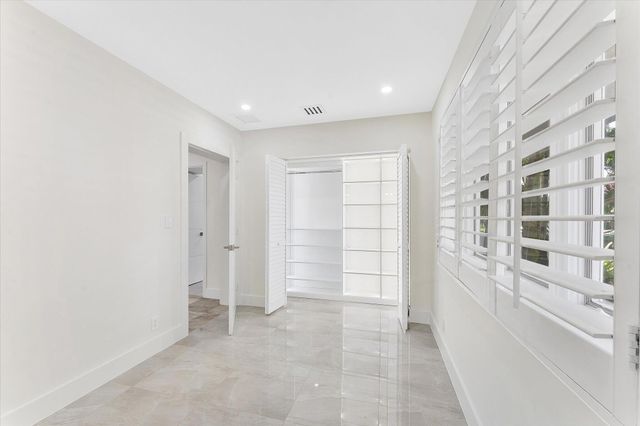 18 Nurmi Drive, Fort Lauderdale, FL 33301