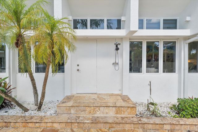 18 Nurmi Drive, Fort Lauderdale, FL 33301