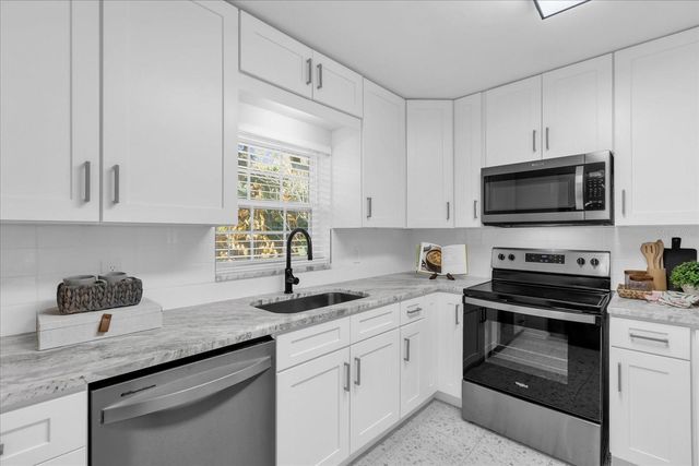 1028 LAKE BELL DRIVE, Winter Park, FL 32789