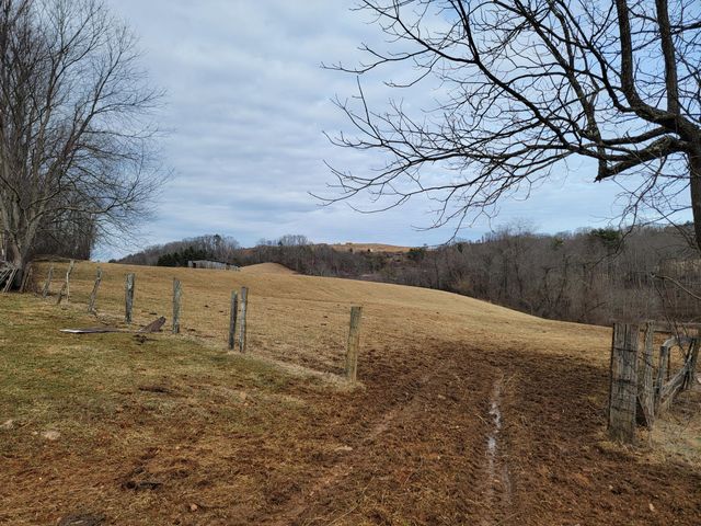 1154 Old Galax Pike, Hillsville, VA 24343