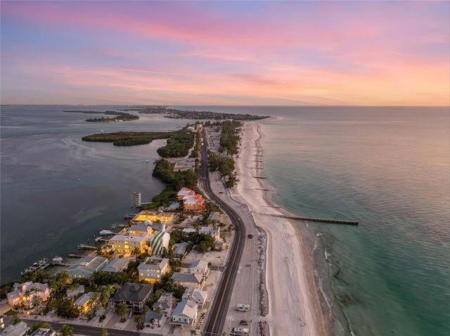 1303 GULF DRIVE S 2, Bradenton Beach, FL 34217