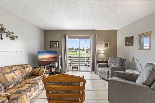 17001 NE 13th Ave 214, Miami, FL 33162