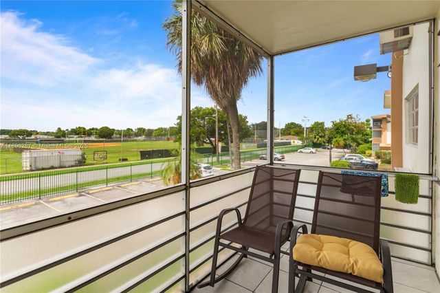 17001 NE 13th Ave 214, Miami, FL 33162