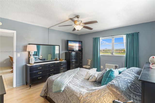 17001 NE 13th Ave 214, Miami, FL 33162