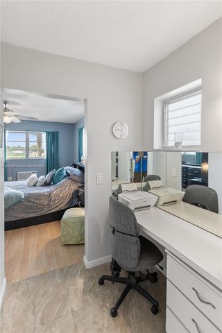 17001 NE 13th Ave 214, Miami, FL 33162