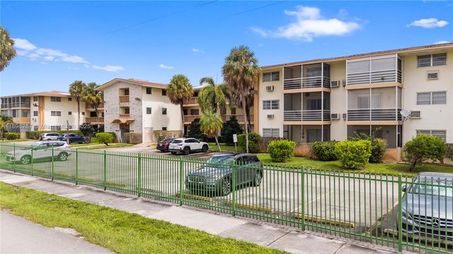 17001 NE 13th Ave 214, Miami, FL 33162