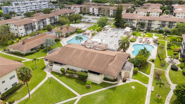 17001 NE 13th Ave 214, Miami, FL 33162