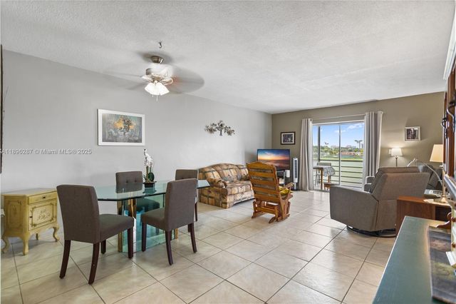 17001 NE 13th Ave 214, Miami, FL 33162