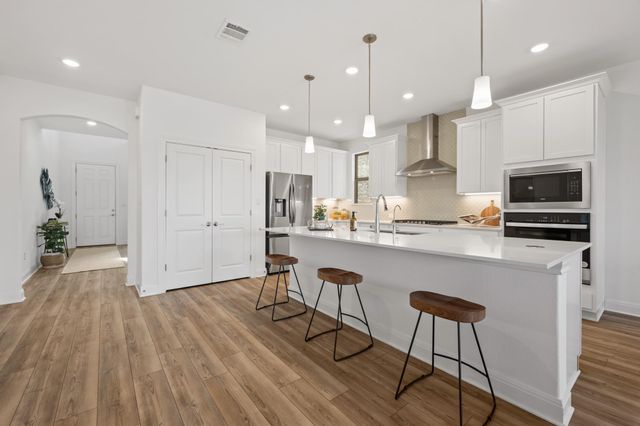 6605 Apache Plum LN, Spicewood, TX 78669
