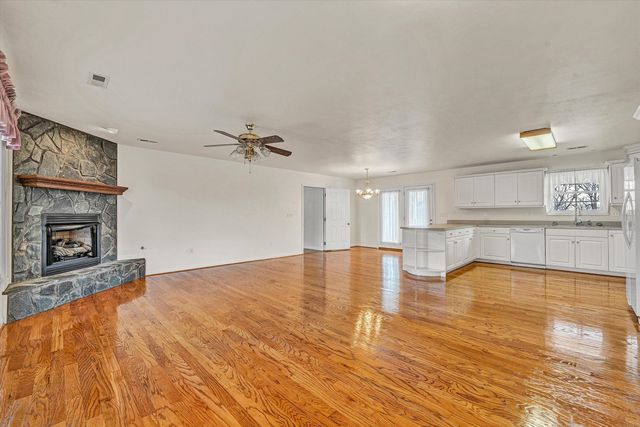 75 Evergreen RD, Wirtz, VA 24184