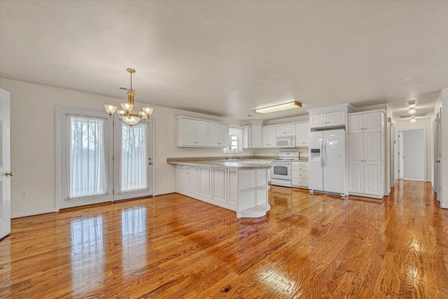 75 Evergreen RD, Wirtz, VA 24184