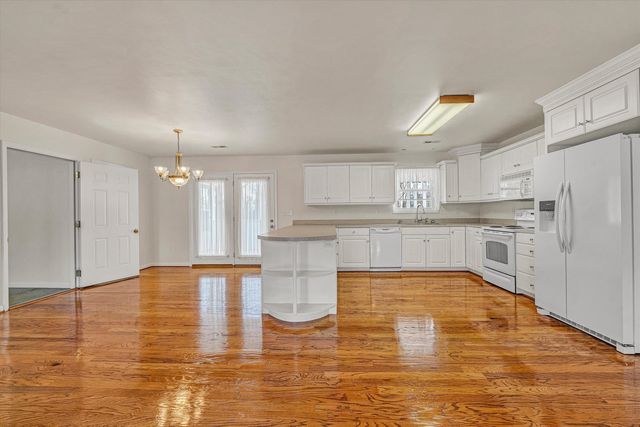 75 Evergreen RD, Wirtz, VA 24184