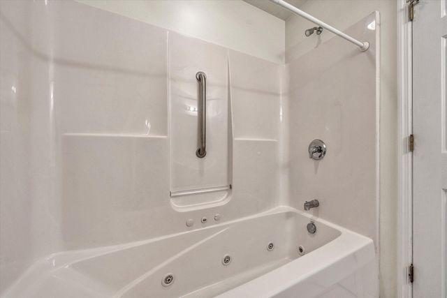 75 Evergreen RD, Wirtz, VA 24184