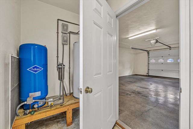 75 Evergreen RD, Wirtz, VA 24184