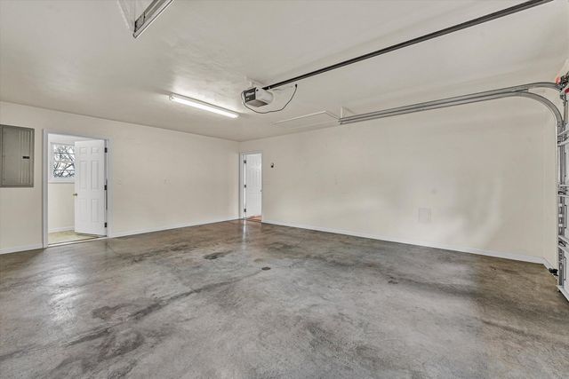 75 Evergreen RD, Wirtz, VA 24184