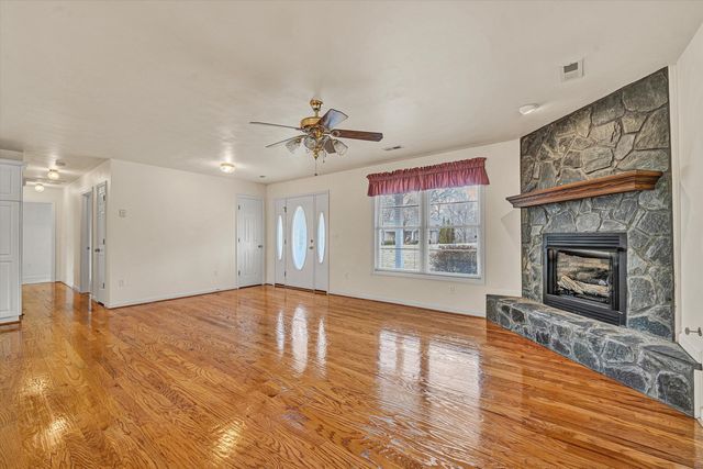 75 Evergreen RD, Wirtz, VA 24184