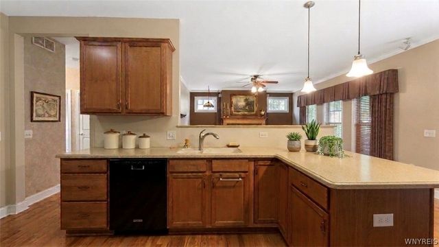 1142 Bowen Drive West, North Tonawanda, NY 14120