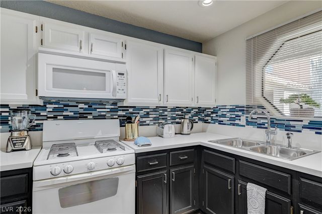 5040 South Rainbow Boulevard 204, Las Vegas, NV 89118