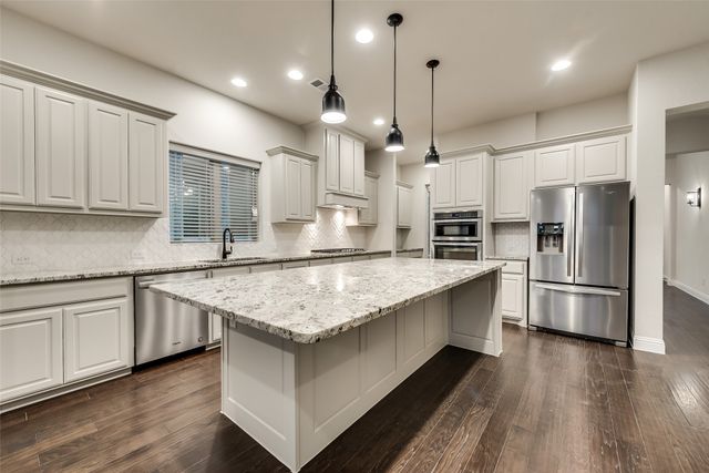 5901 The Esplanade Drive, Mckinney, TX 75070