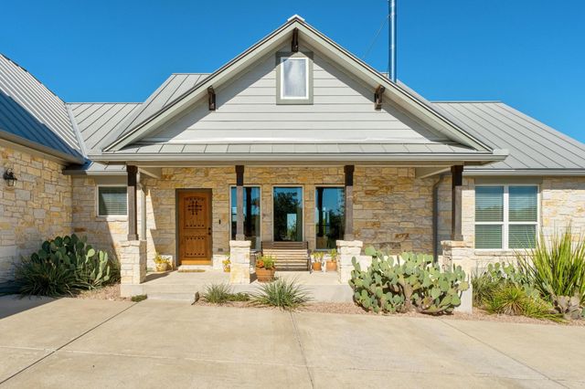 2121 Martin RD, Dripping Springs, TX 78620